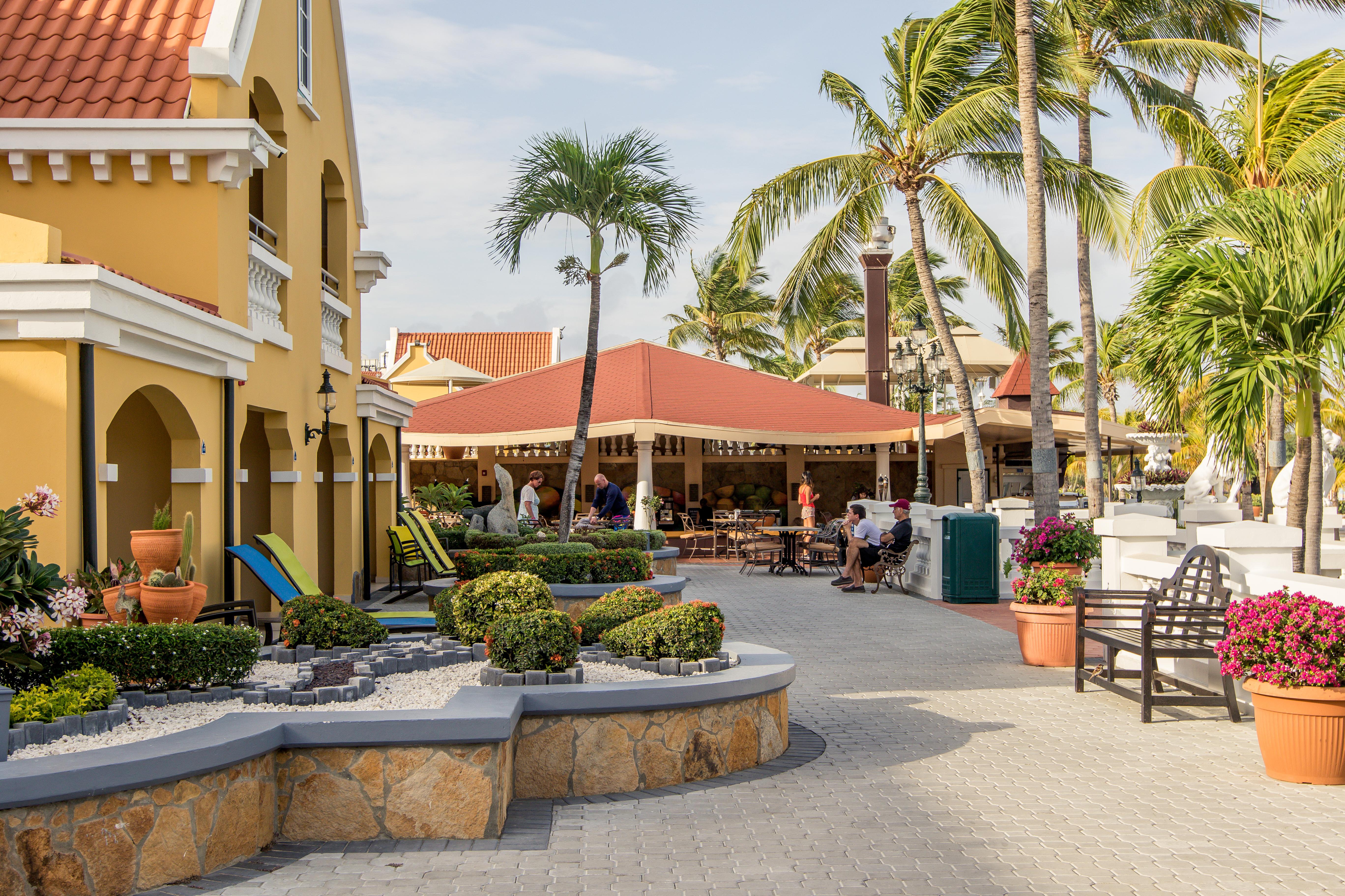 Amsterdam Manor Beach Resort Palm Beach Exterior photo