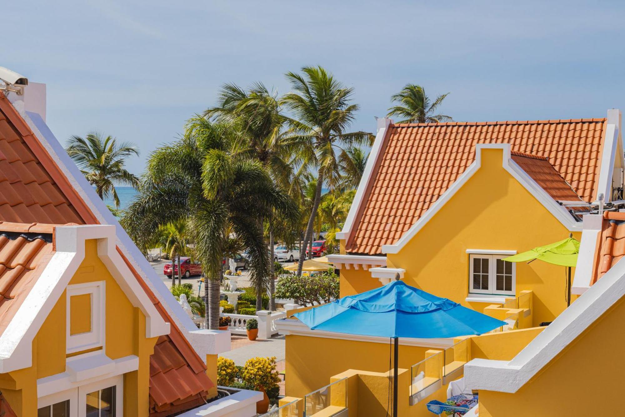 Amsterdam Manor Beach Resort Palm Beach Exterior photo