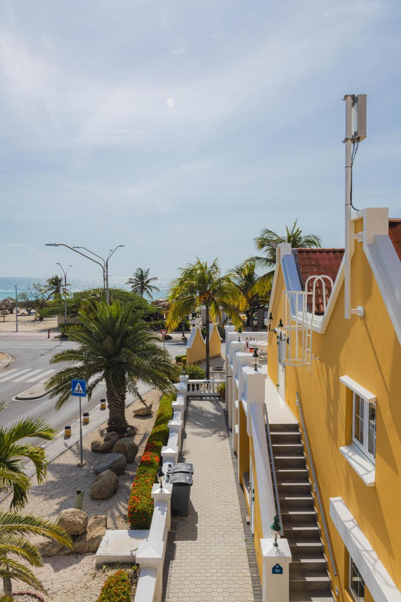 Amsterdam Manor Beach Resort Palm Beach Exterior photo